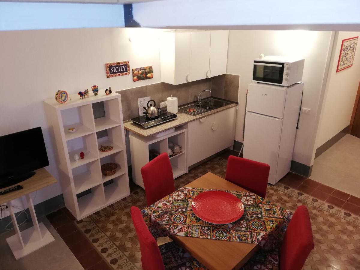 Il Posto Giusto Station Rooms Palermo Exteriér fotografie