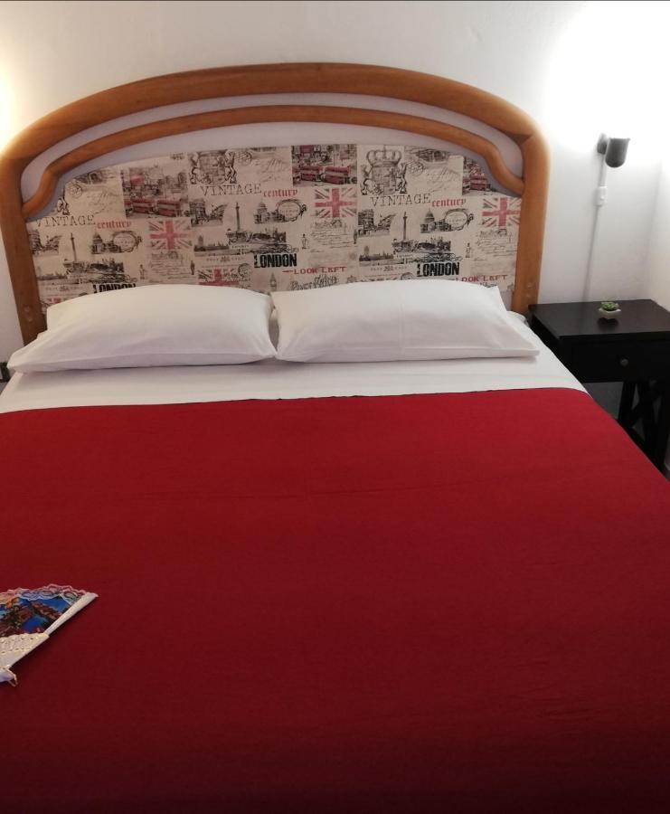 Il Posto Giusto Station Rooms Palermo Exteriér fotografie